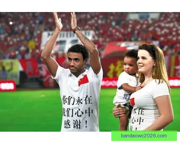 穆里奇进球后泪洒赛场激动表达我也是人展现真实情感