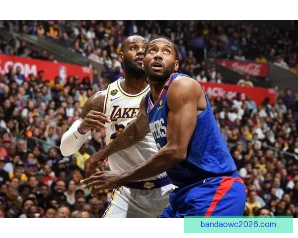 勇士今夏计划全力引援詹姆斯或小卡 目标打造全新核心阵容